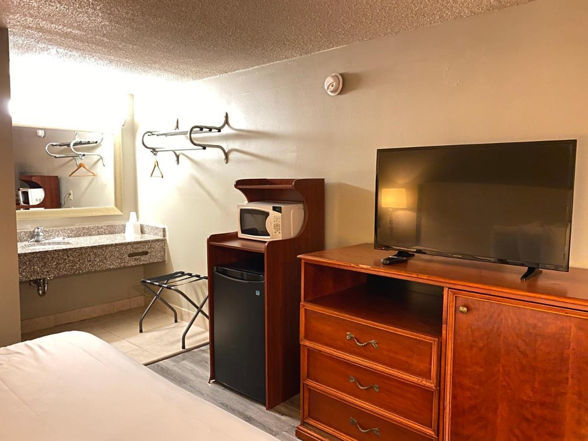 Travelodge By Wyndham Laurel Ft Meade Near Nsa Exterior photo