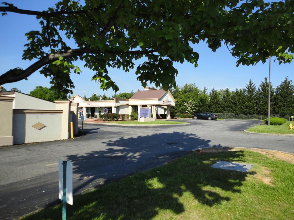 Travelodge By Wyndham Laurel Ft Meade Near Nsa Exterior photo
